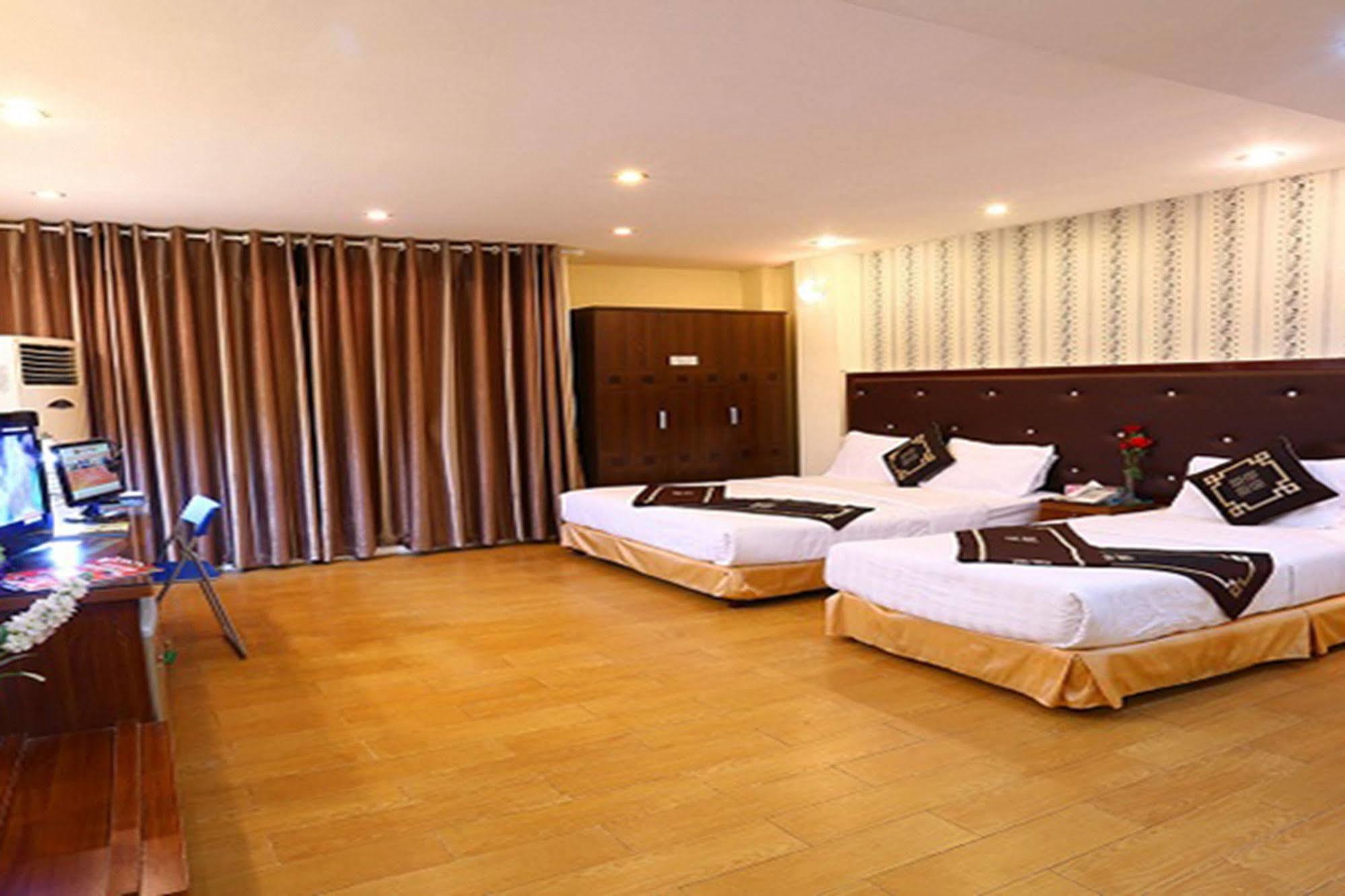 A25 Hotel - 46 Chau Long Hanoi Bagian luar foto