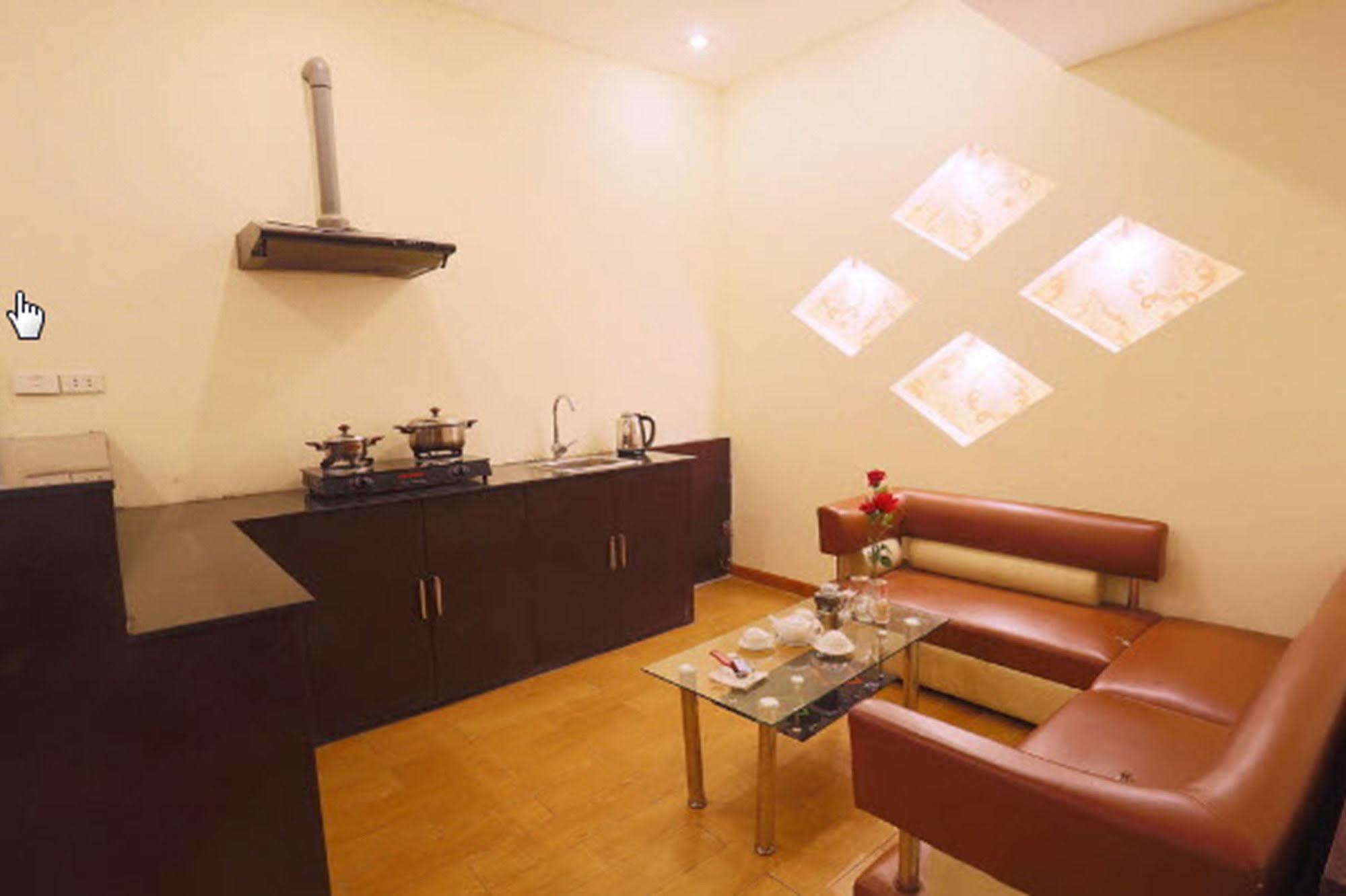 A25 Hotel - 46 Chau Long Hanoi Bagian luar foto