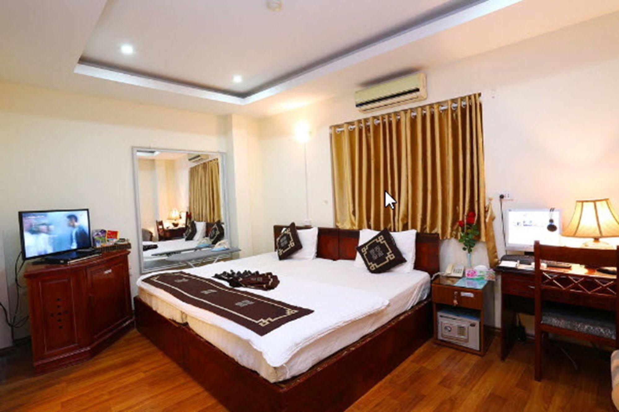A25 Hotel - 46 Chau Long Hanoi Bagian luar foto